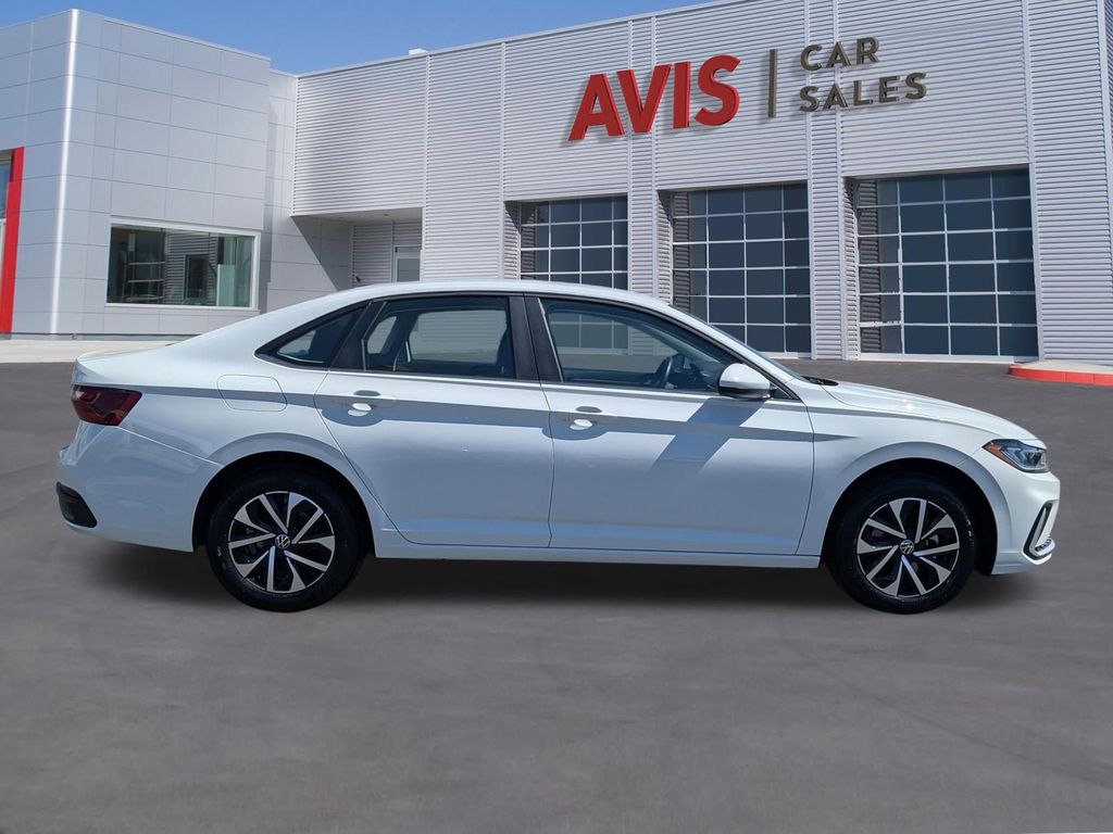 Thumbnail: 2025 Volkswagen Jetta - 5