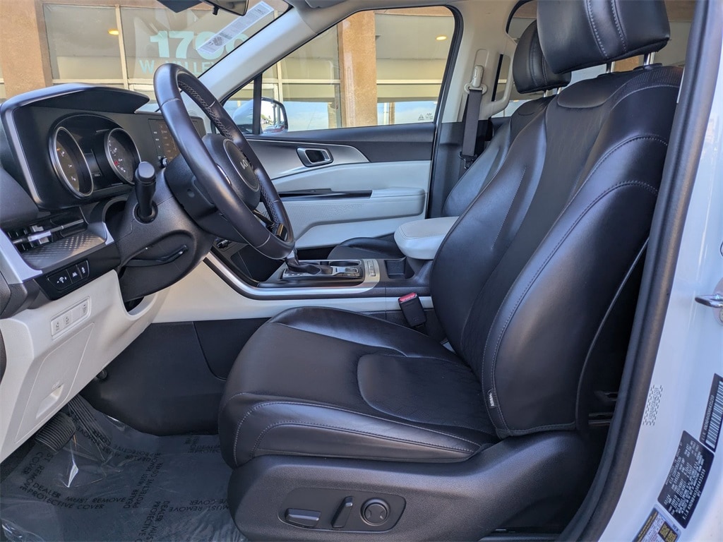 Thumbnail: 2024 Kia Carnival - 25