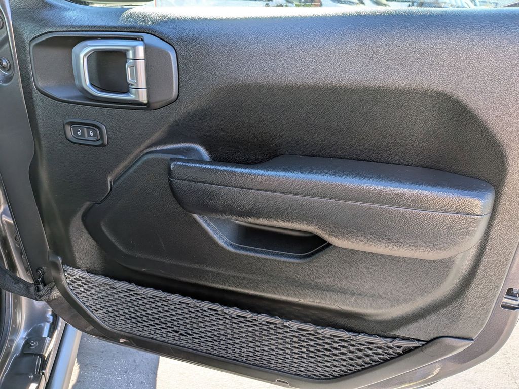 Thumbnail: 2025 Jeep Wrangler - 30