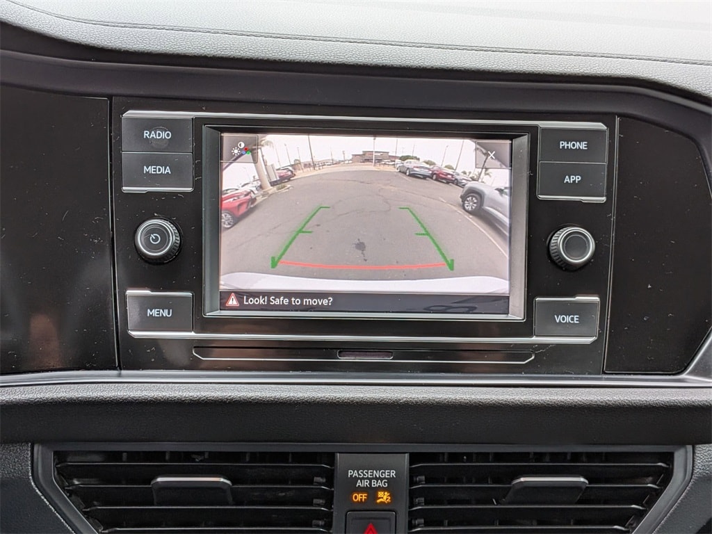 Thumbnail: 2024 Volkswagen Jetta - 18