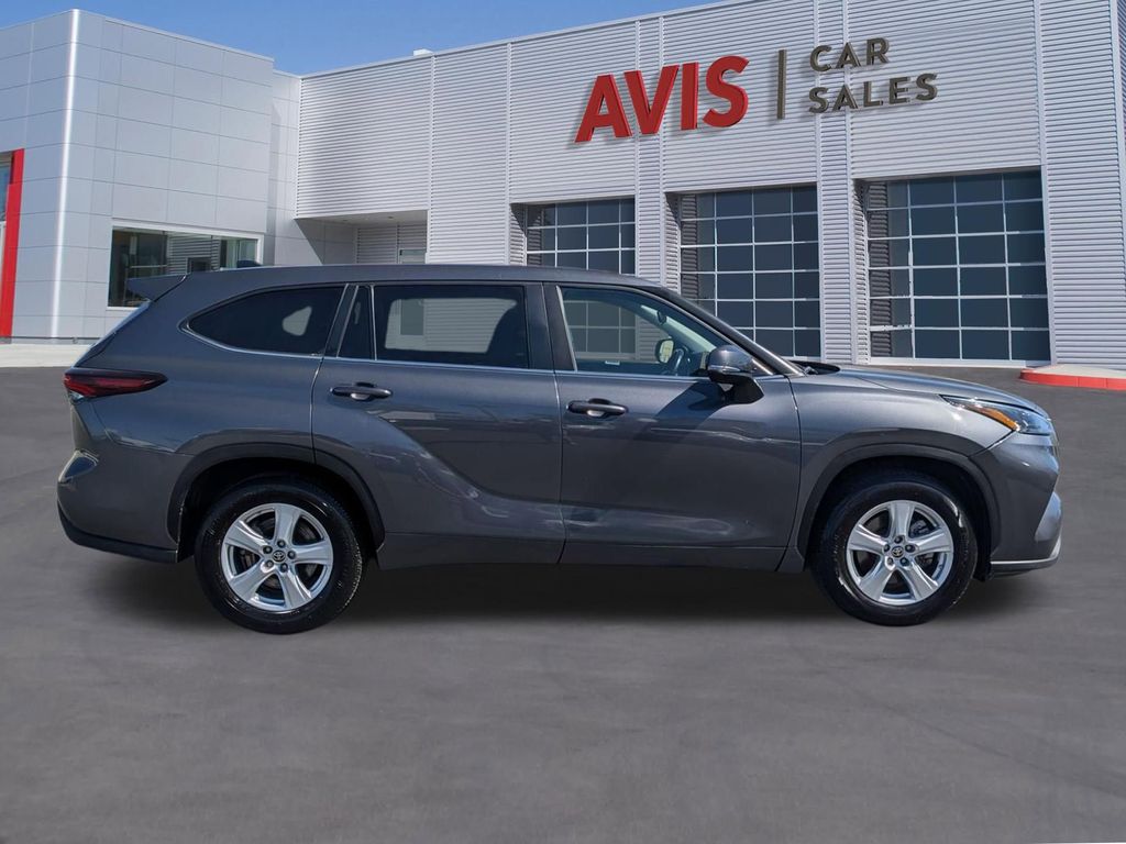 Thumbnail: 2024 Toyota Highlander - 5