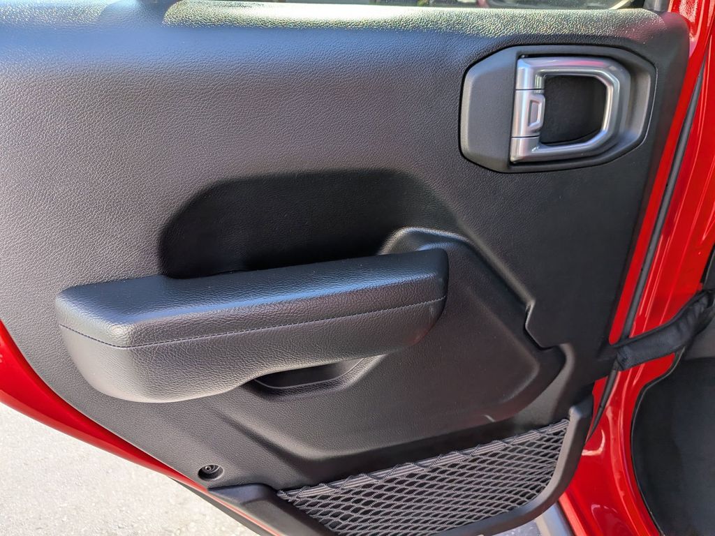 Thumbnail: 2025 Jeep Wrangler - 26