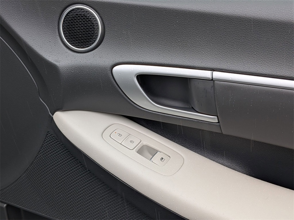 Thumbnail: 2025 Hyundai Sonata - 33