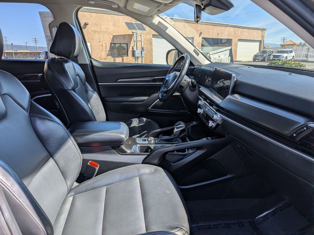 Thumbnail: 2025 Kia Telluride - 30