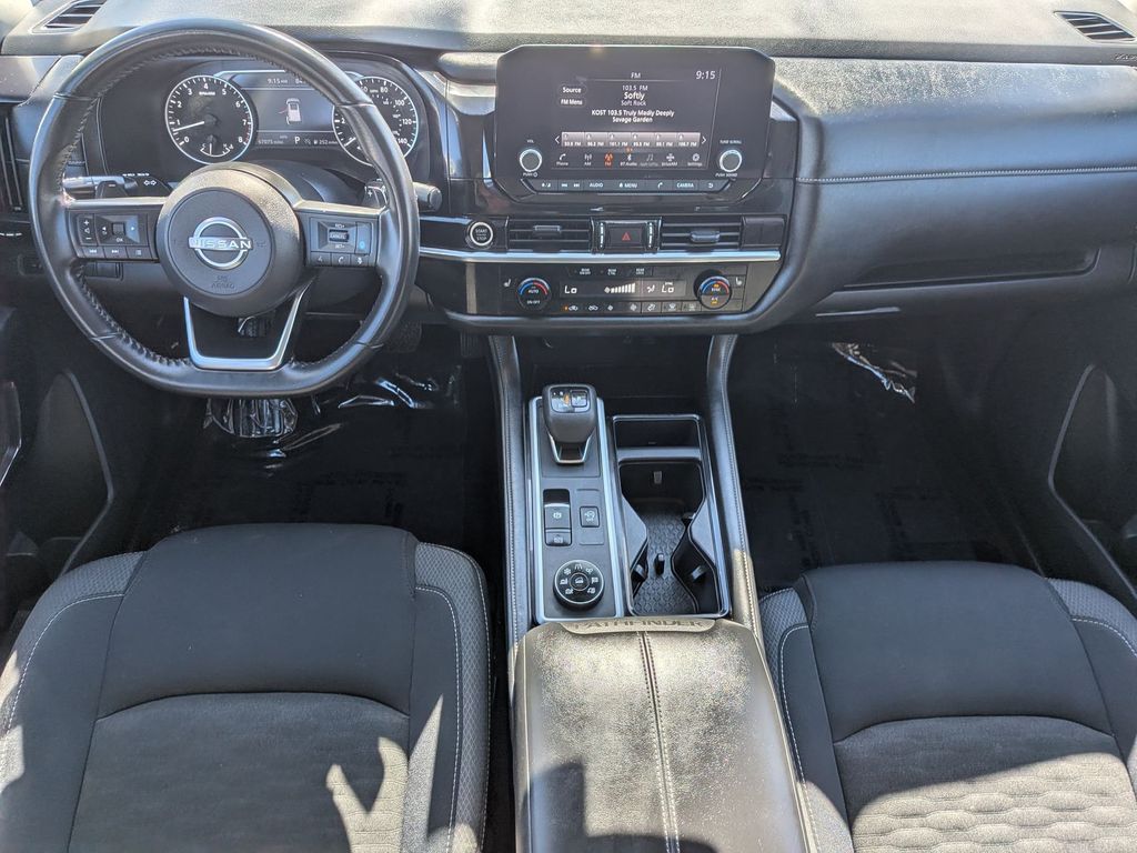 Thumbnail: 2024 Nissan Pathfinder - 21