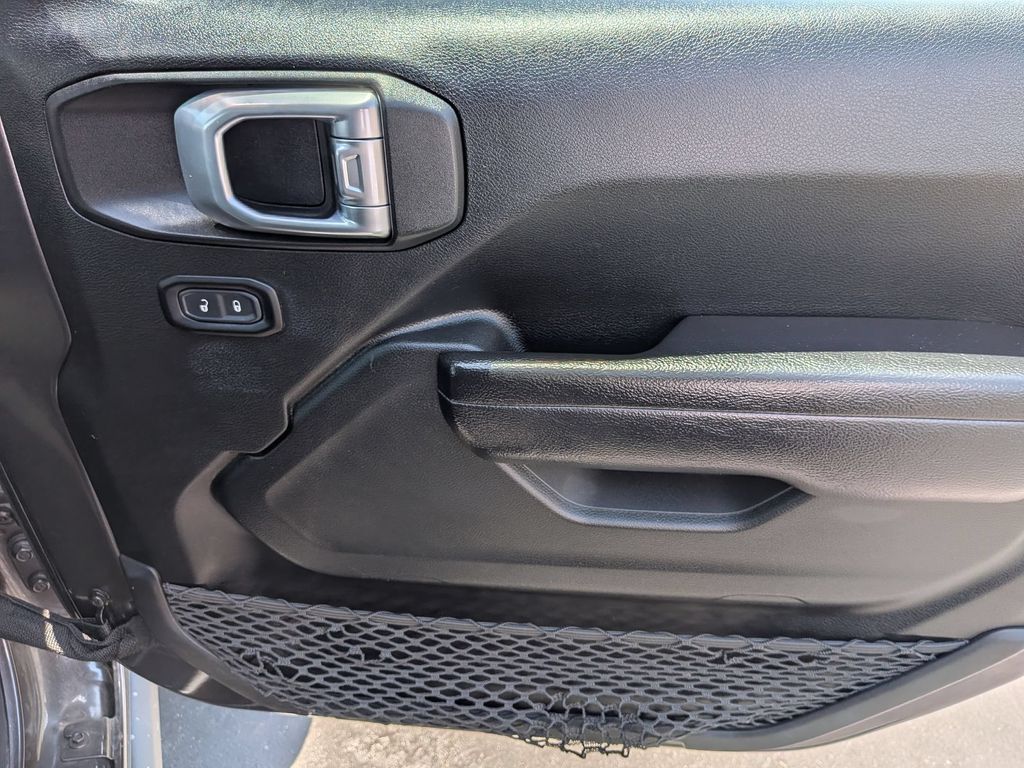 2023 Jeep Wrangler 4-Door Rubicon - Photo 32