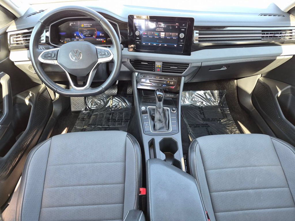 Thumbnail: 2025 Volkswagen Jetta - 25