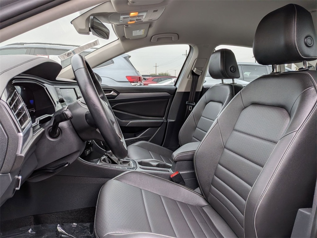 Thumbnail: 2024 Volkswagen Jetta - 25