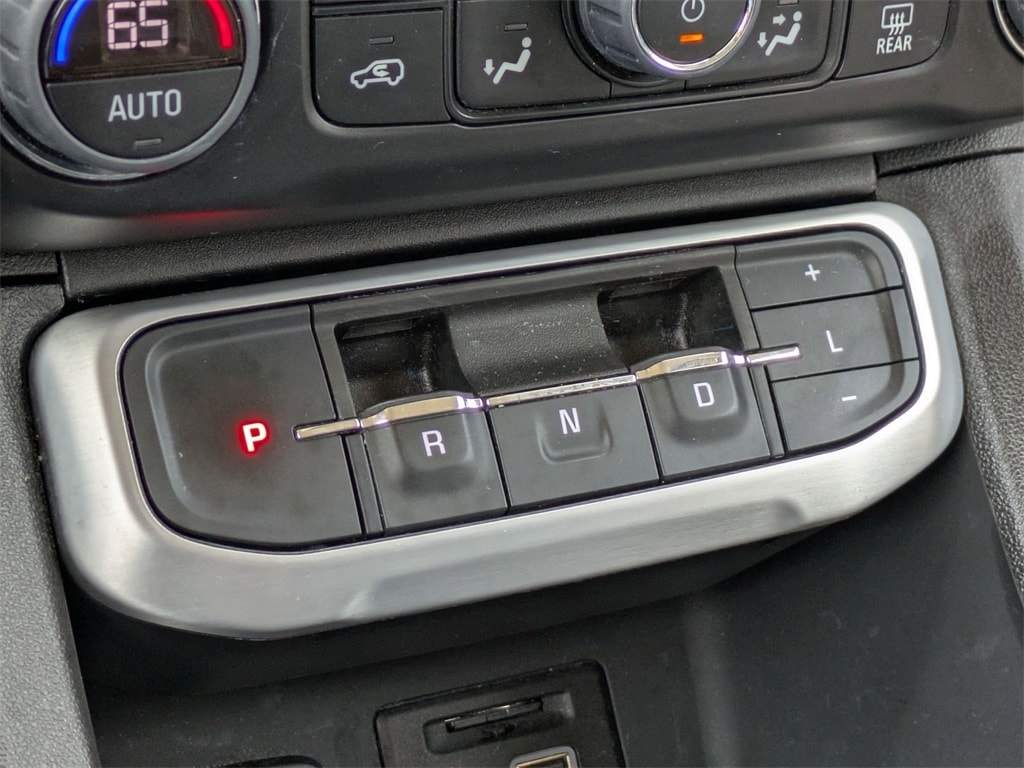 Thumbnail: 2023 GMC Acadia - 18