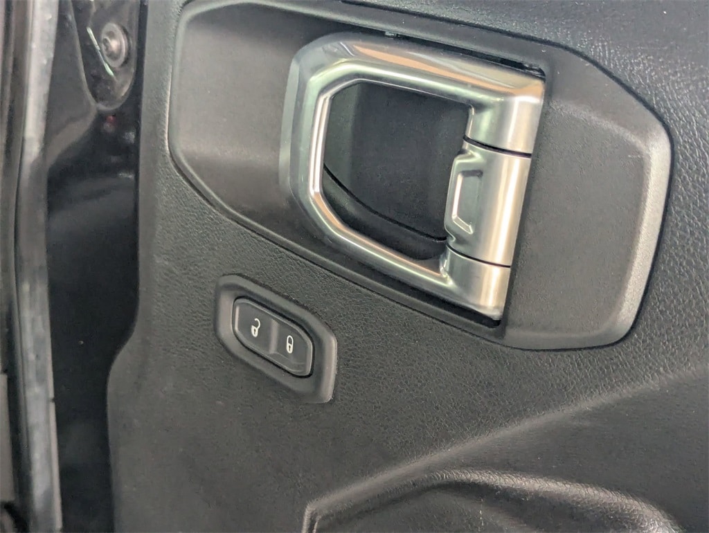 Thumbnail: 2023 Jeep Wrangler - 34