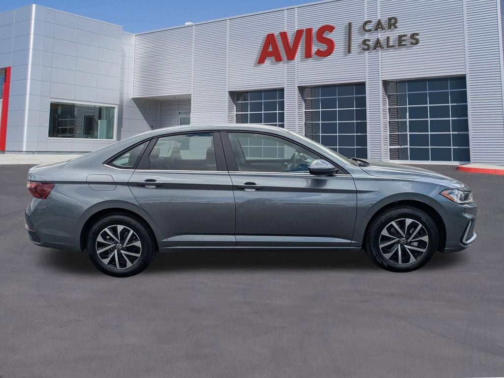 Thumbnail: 2025 Volkswagen Jetta - 5