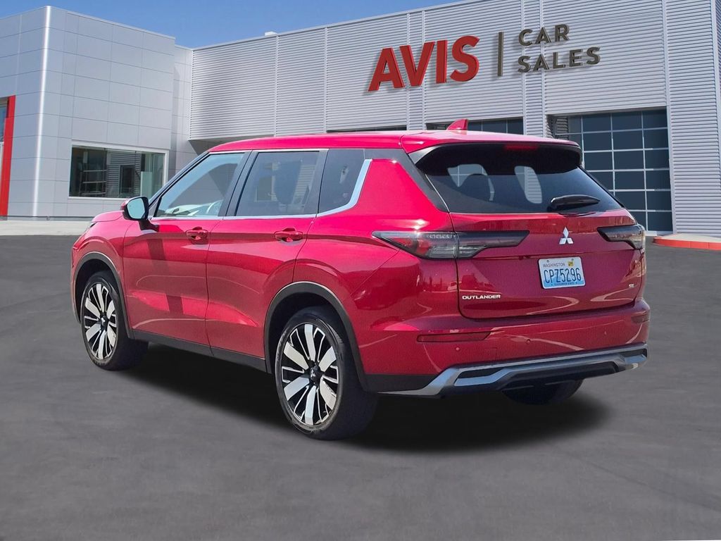 Thumbnail: 2025 Mitsubishi Outlander - 9