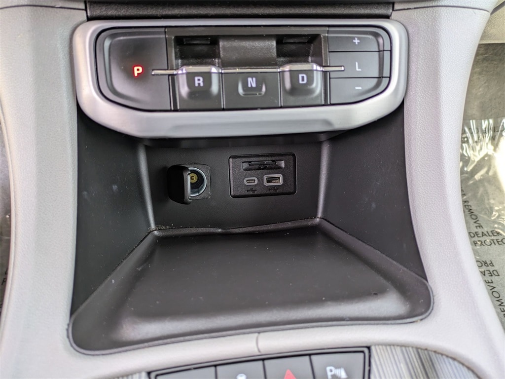 Thumbnail: 2023 GMC Acadia - 24
