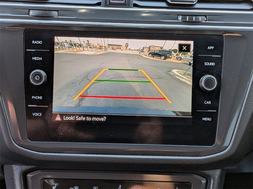 Thumbnail: 2024 Volkswagen Tiguan - 18