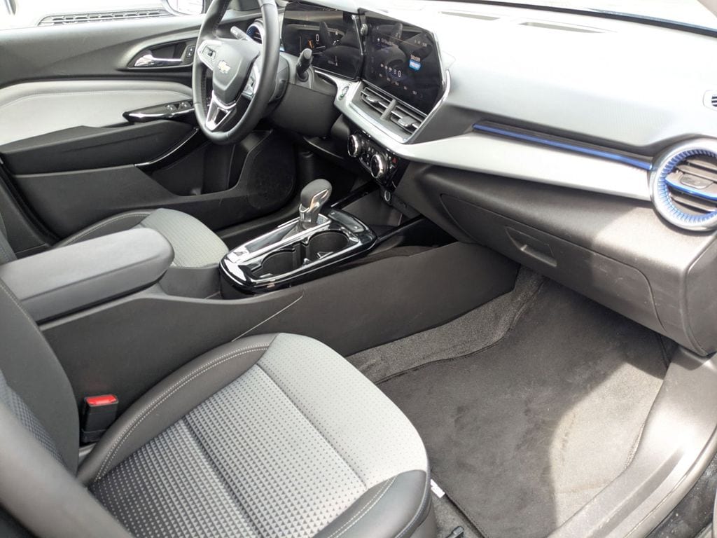 Thumbnail: 2025 Chevrolet Trax - 30