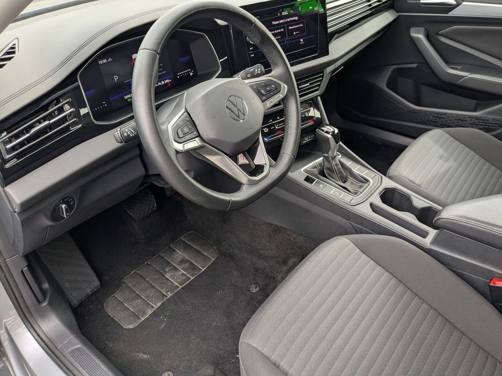 Thumbnail: 2025 Volkswagen Jetta - 15