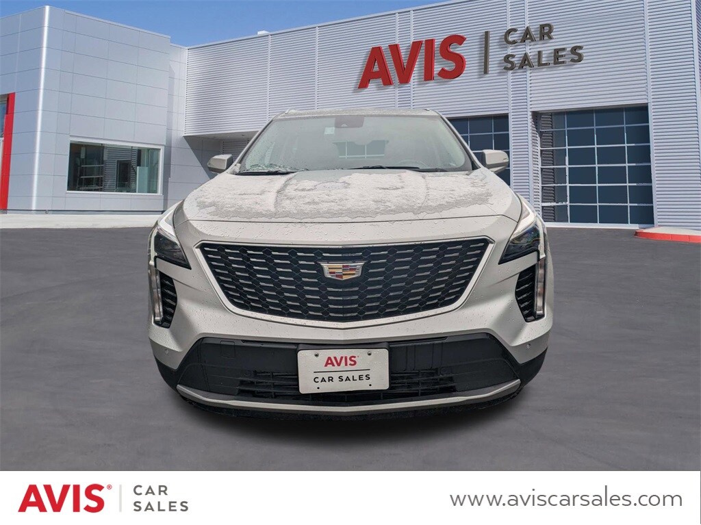 2022 Cadillac XT4 Premium Luxury 2