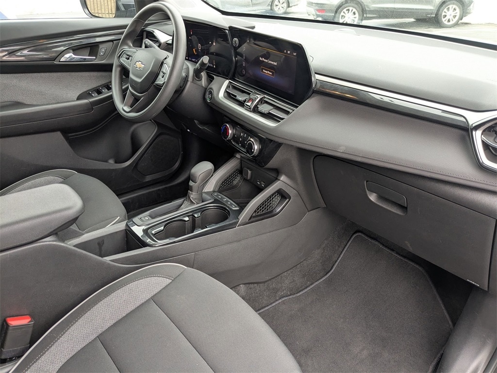 Thumbnail: 2025 Chevrolet TrailBlazer - 33