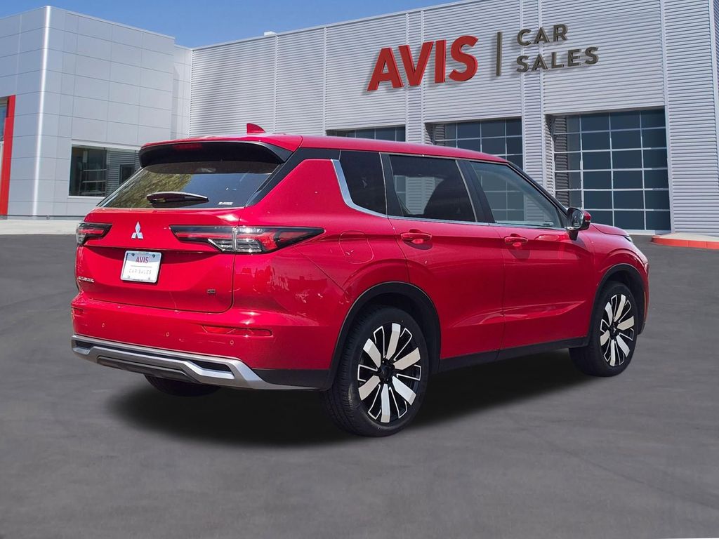 Thumbnail: 2025 Mitsubishi Outlander - 6