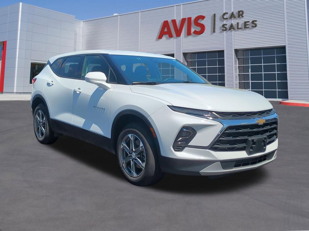 Thumbnail: 2025 Chevrolet Blazer - 3