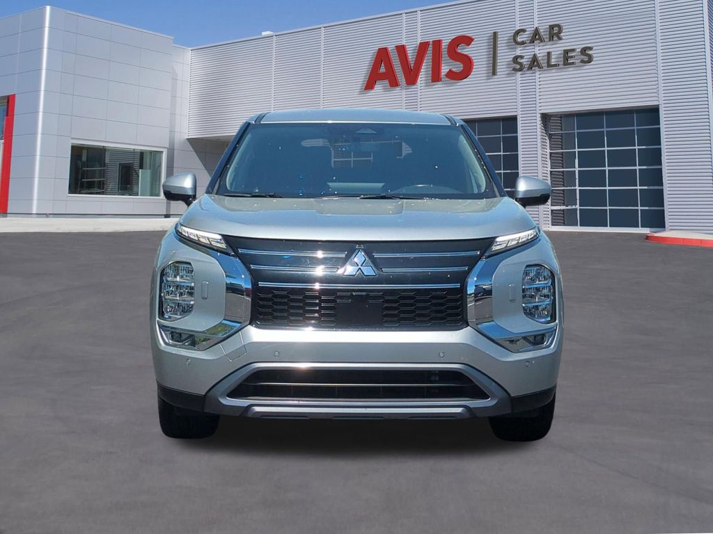 Thumbnail: 2025 Mitsubishi Outlander - 2