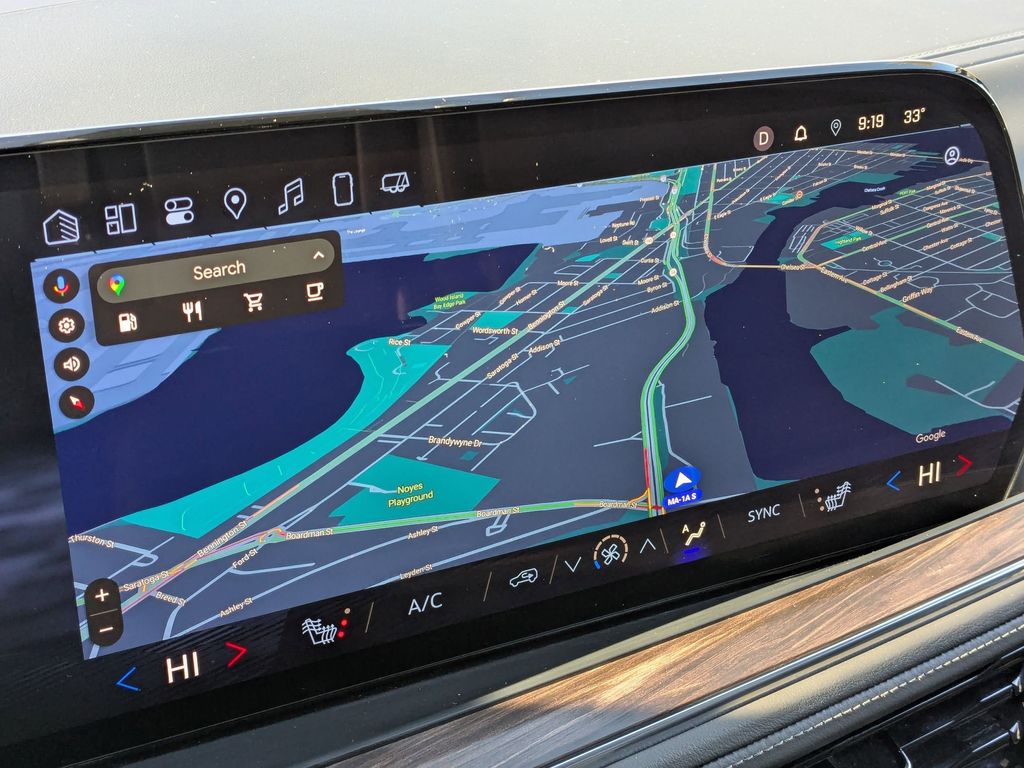 Thumbnail: 2025 Chevrolet Suburban - 25