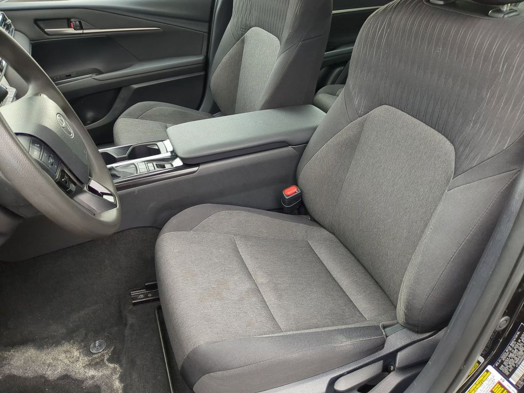 Thumbnail: 2025 Toyota Camry - 24