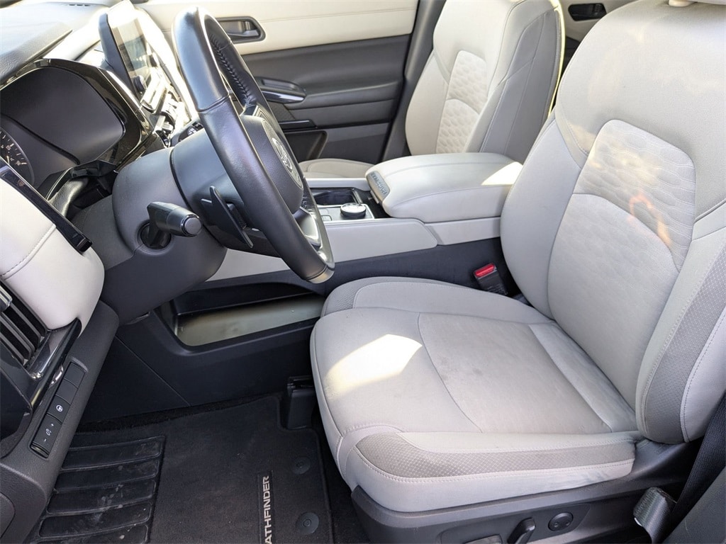 Thumbnail: 2024 Nissan Pathfinder - 18