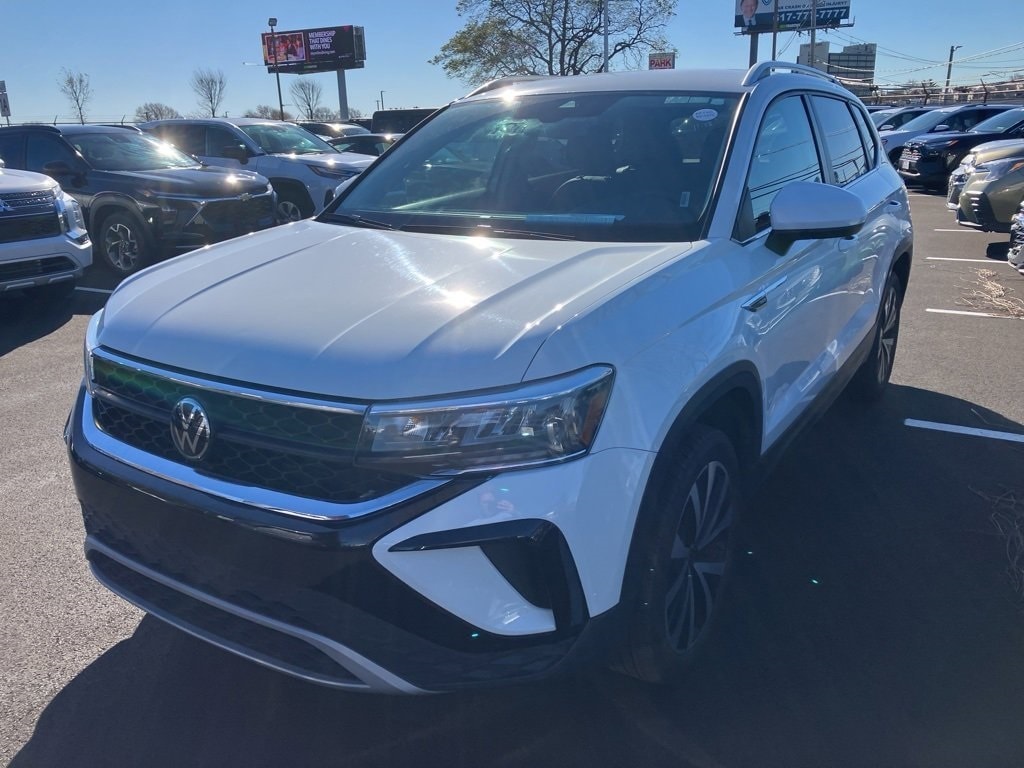 Thumbnail: 2024 Volkswagen Taos - 1