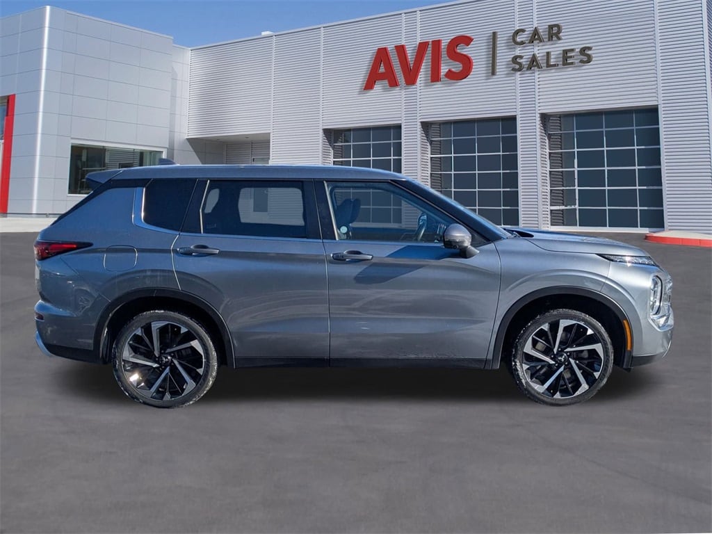 Thumbnail: 2024 Mitsubishi Outlander - 7