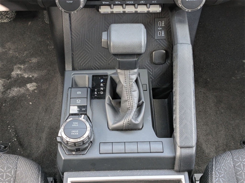 Thumbnail: 2025 Toyota 4Runner - 25