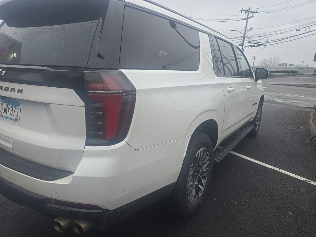 Thumbnail: 2025 Chevrolet Suburban - 3