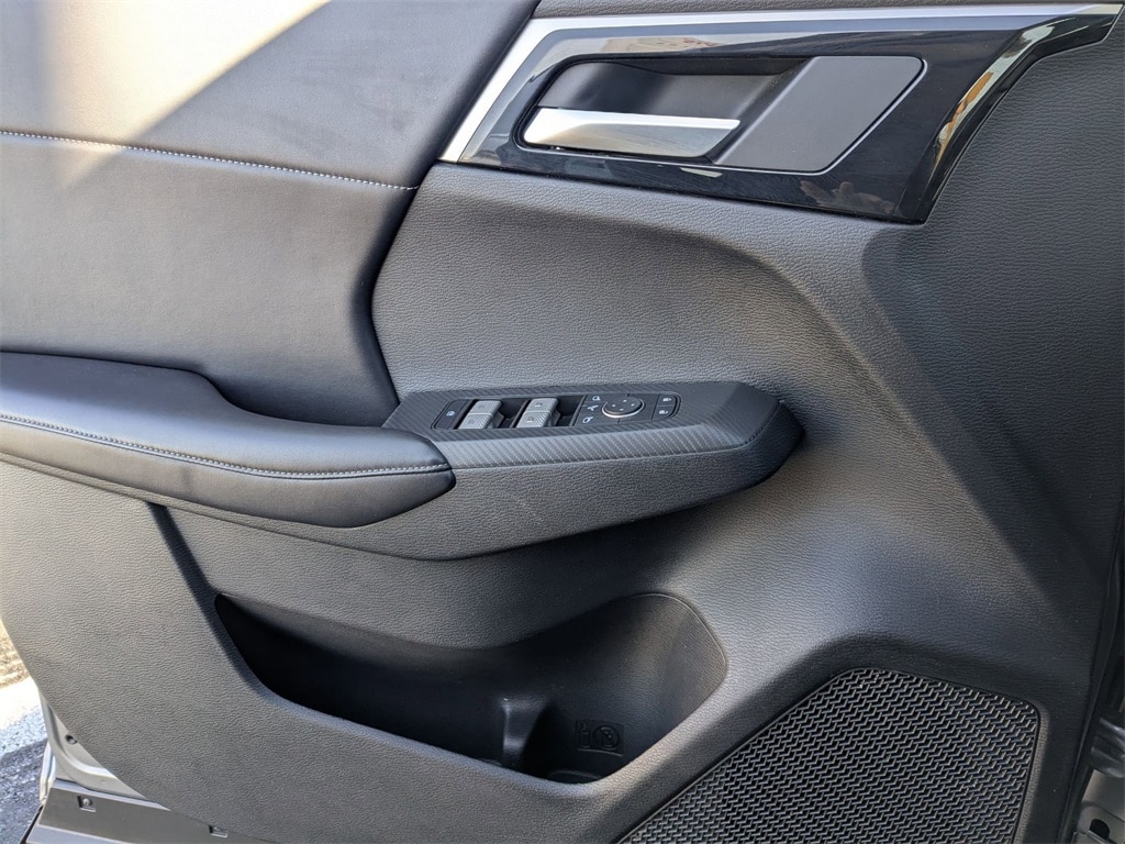 Thumbnail: 2024 Mitsubishi Outlander - 13