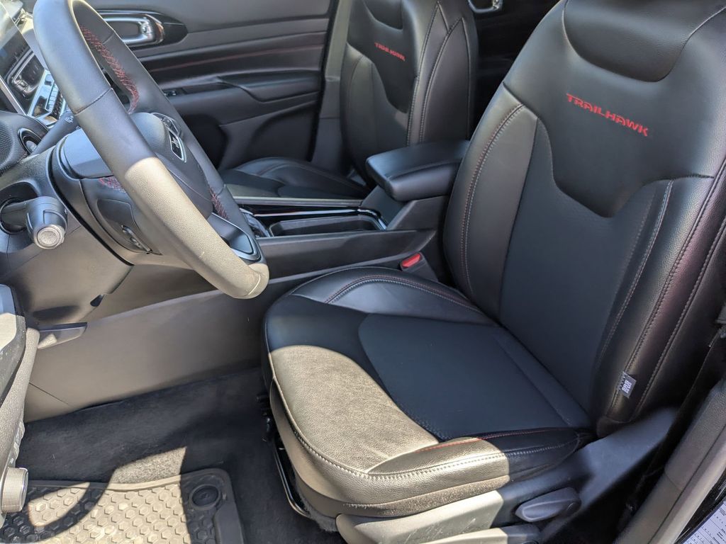 Thumbnail: 2025 Jeep Compass - 15