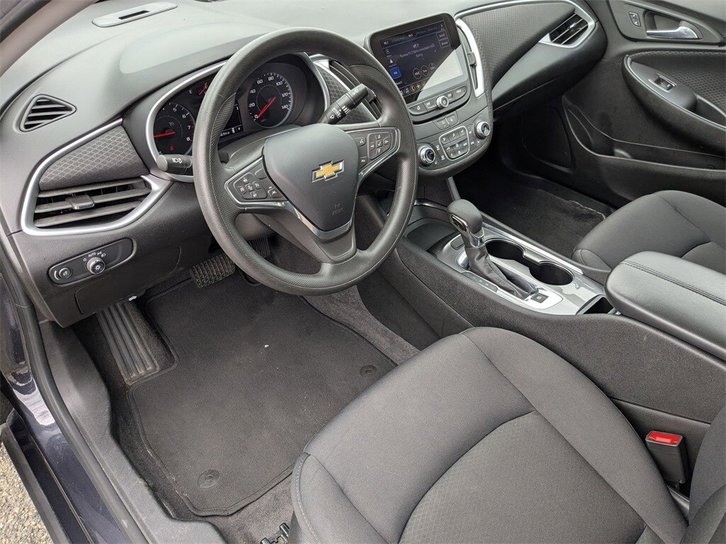 Thumbnail: 2023 Chevrolet Malibu - 18