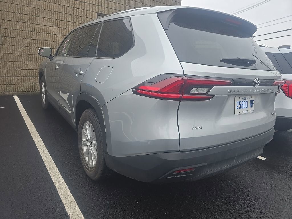 Thumbnail: 2025 Toyota Grand Highlander - 4