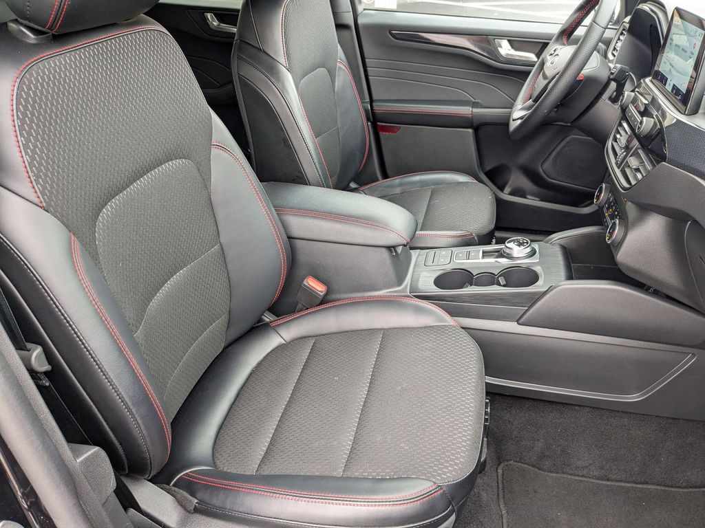 Thumbnail: 2025 Ford Escape - 36