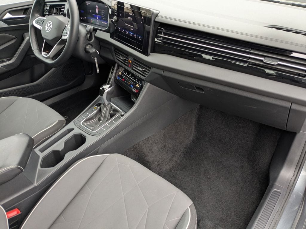 Thumbnail: 2025 Volkswagen Jetta - 34