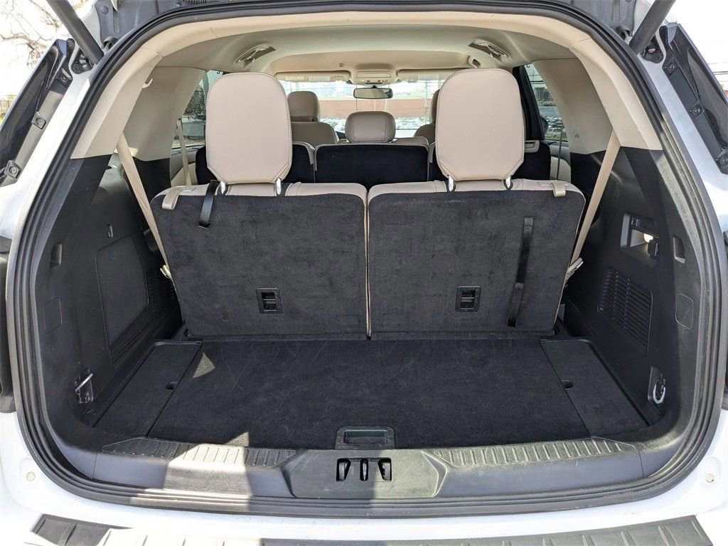 Thumbnail: 2023 Ford Explorer - 38