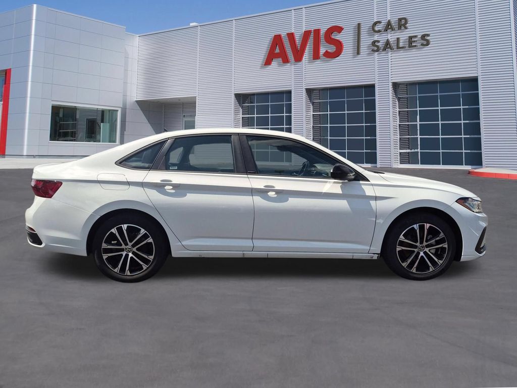 Thumbnail: 2025 Volkswagen Jetta - 5