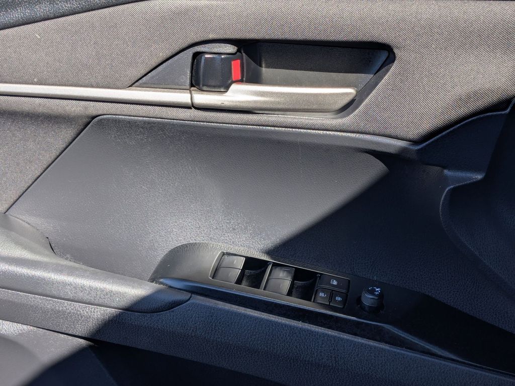 Thumbnail: 2025 Toyota Camry - 13