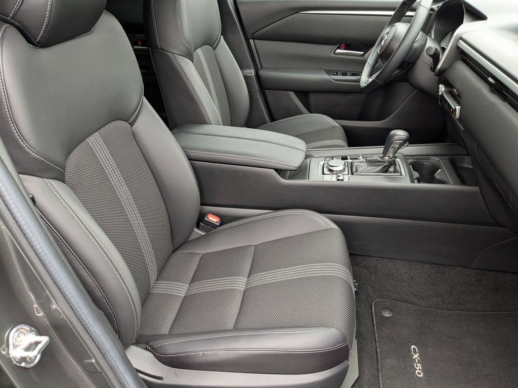 Thumbnail: 2025 Mazda CX-50 - 33