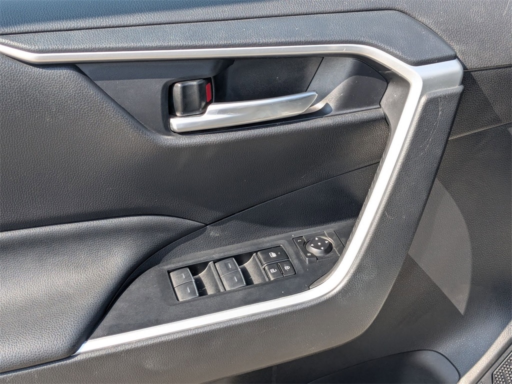 Thumbnail: 2024 Toyota RAV4 - 11