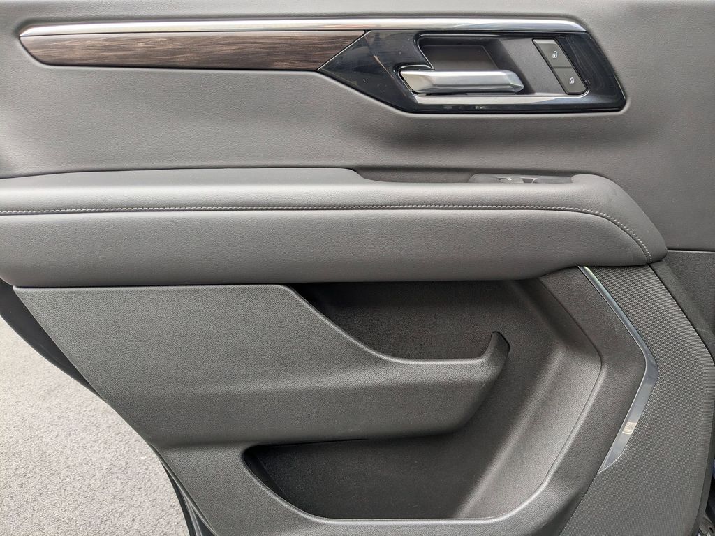 Thumbnail: 2025 Chevrolet Tahoe - 26