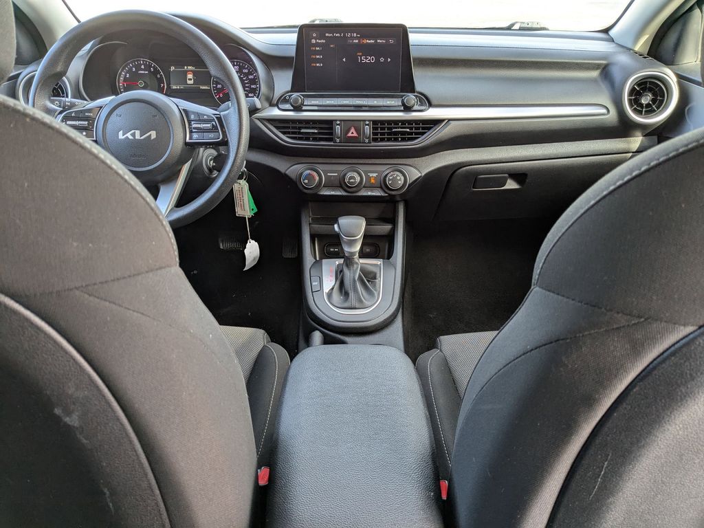 Thumbnail: 2024 Kia Forte - 29