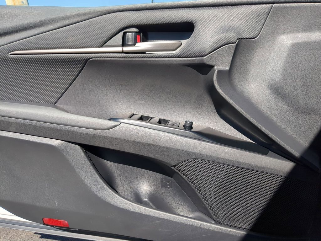 Thumbnail: 2025 Toyota Camry - 11