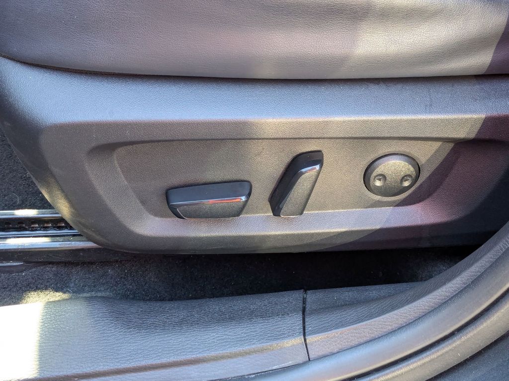 Thumbnail: 2025 Mitsubishi Outlander - 14