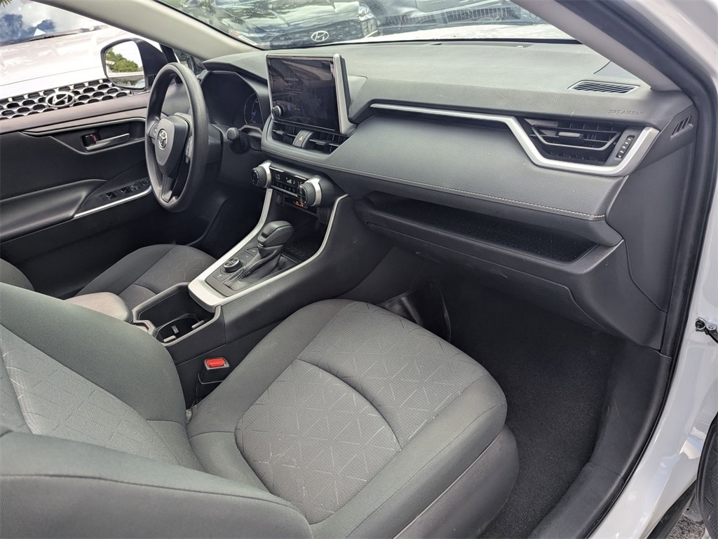 Thumbnail: 2024 Toyota RAV4 - 28