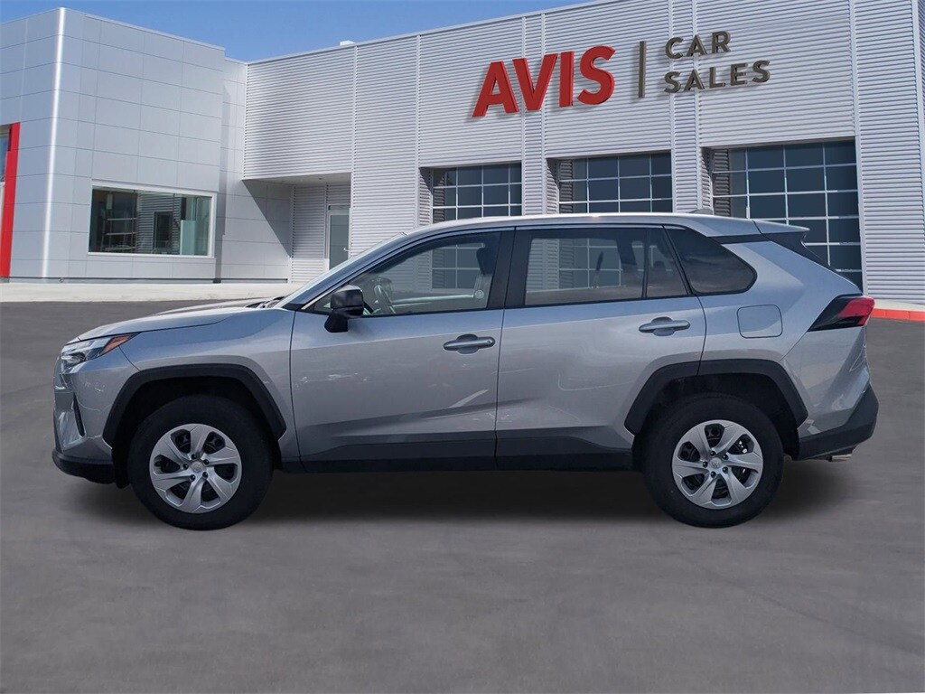 2024 Toyota RAV4 LE photo 2