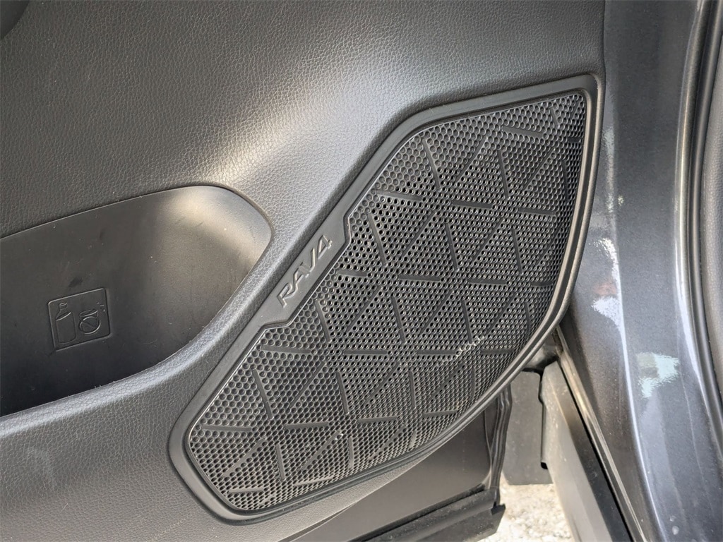 Thumbnail: 2025 Toyota RAV4 - 15